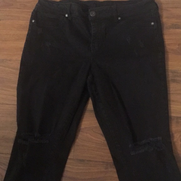 Black Ripped Pants - Picture 2 of 3